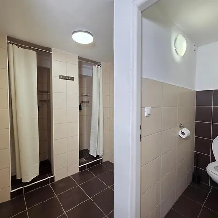 Old Town Hostel *