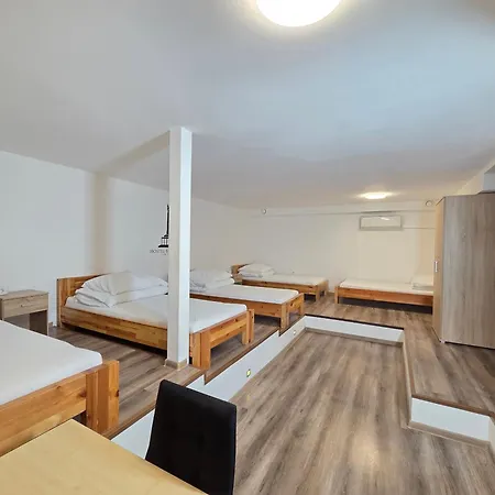 Hostel Old Town *